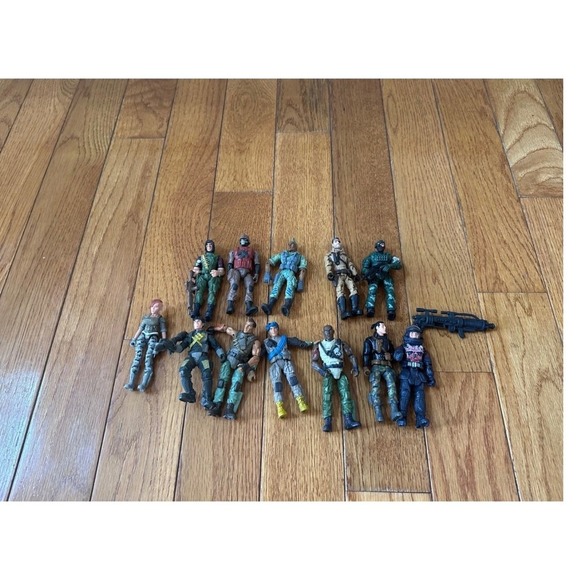 Bundle 12 action Figures Lot Military Soldiers Army Men Toy Figures with Weapon - Picture 3 of 9